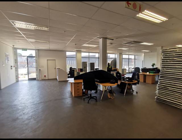 6,157M² WAREHOUSE TO LET IN HUGHES